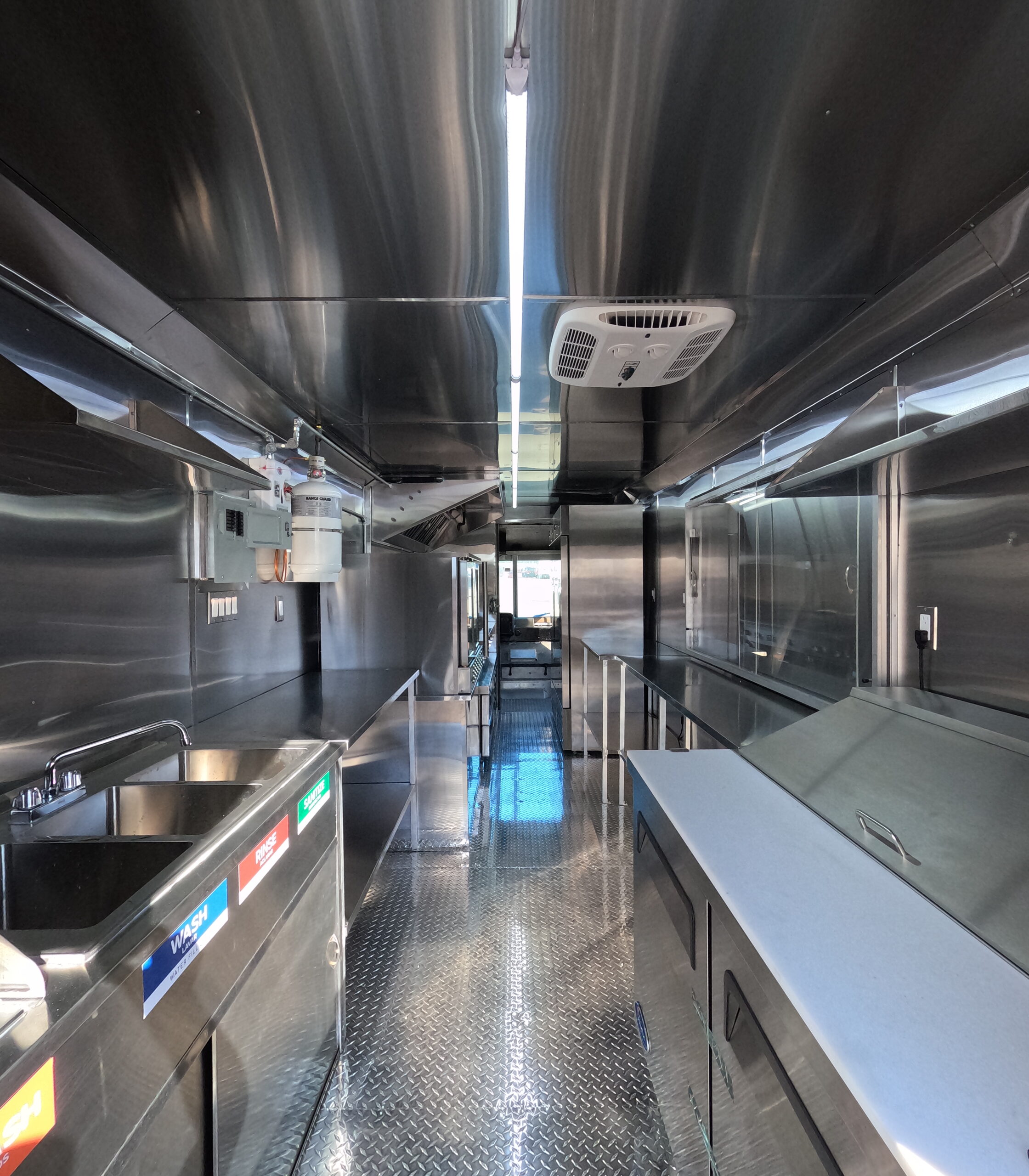 GOPR0605 1761946372392 scaled - SUMMER CHICKEN