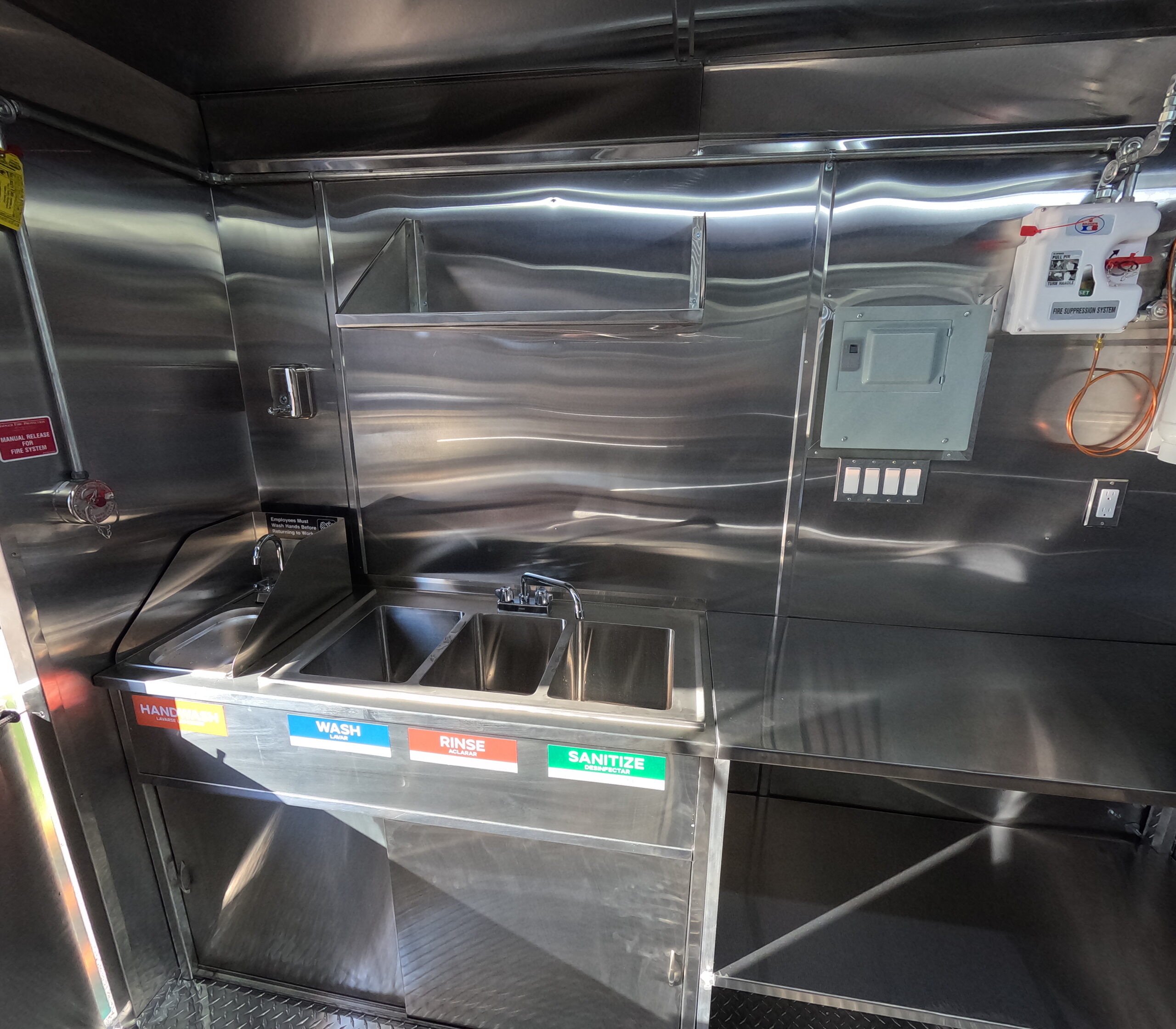 GOPR0606 1761946372392 scaled - SUMMER CHICKEN