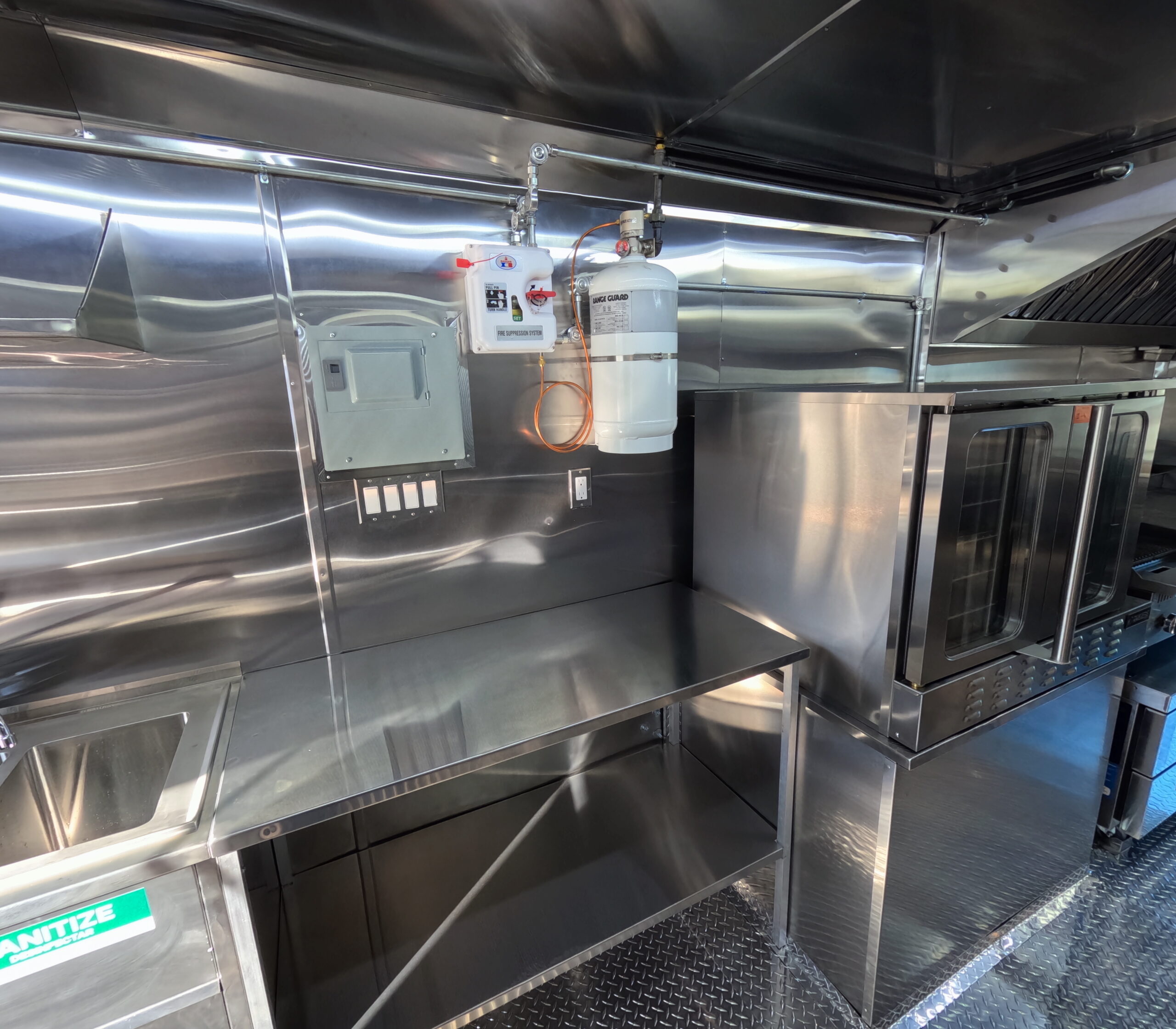 GOPR0607 1761946372392 scaled - SUMMER CHICKEN