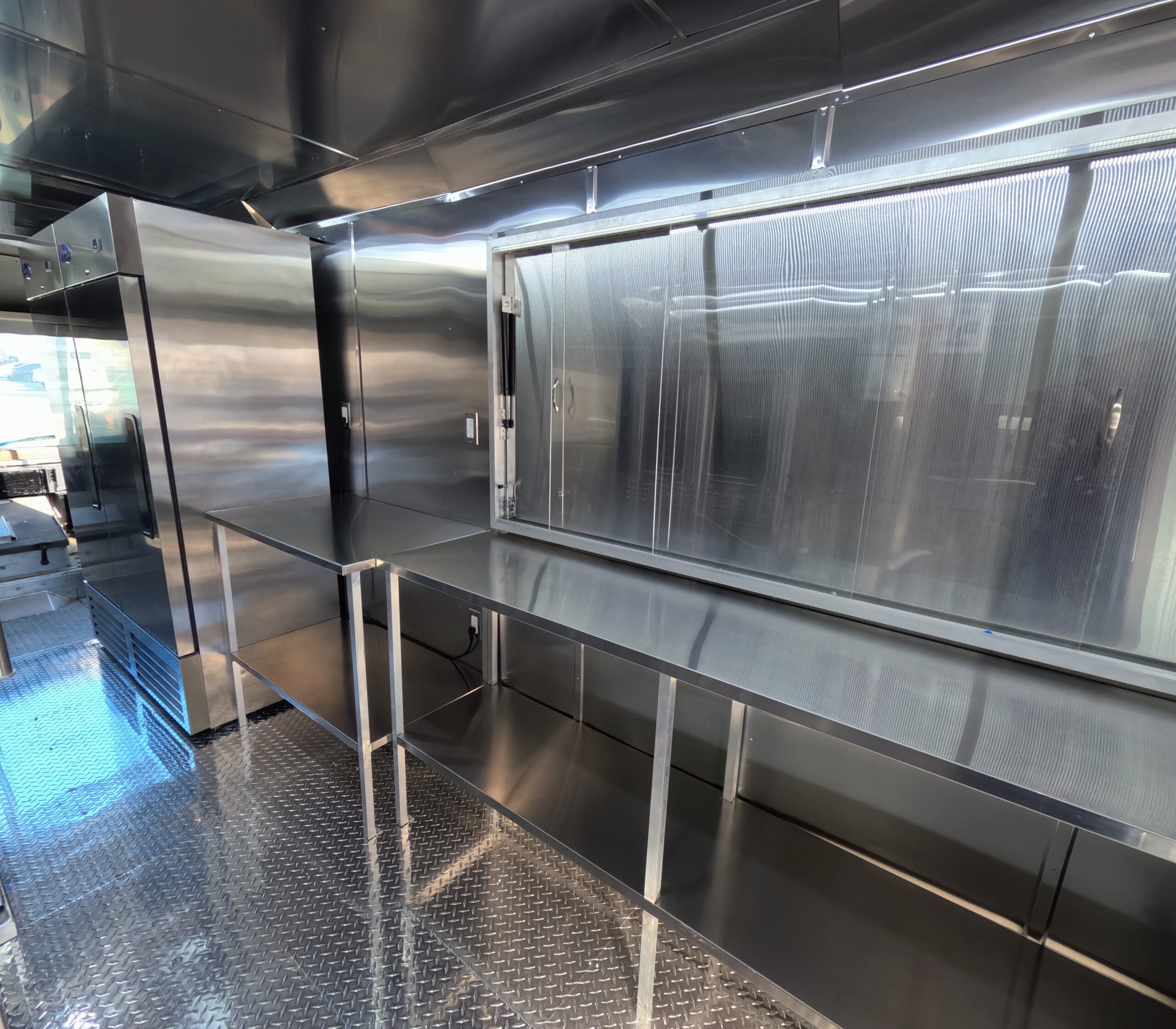 GOPR0617 1761946372392 scaled - SUMMER CHICKEN