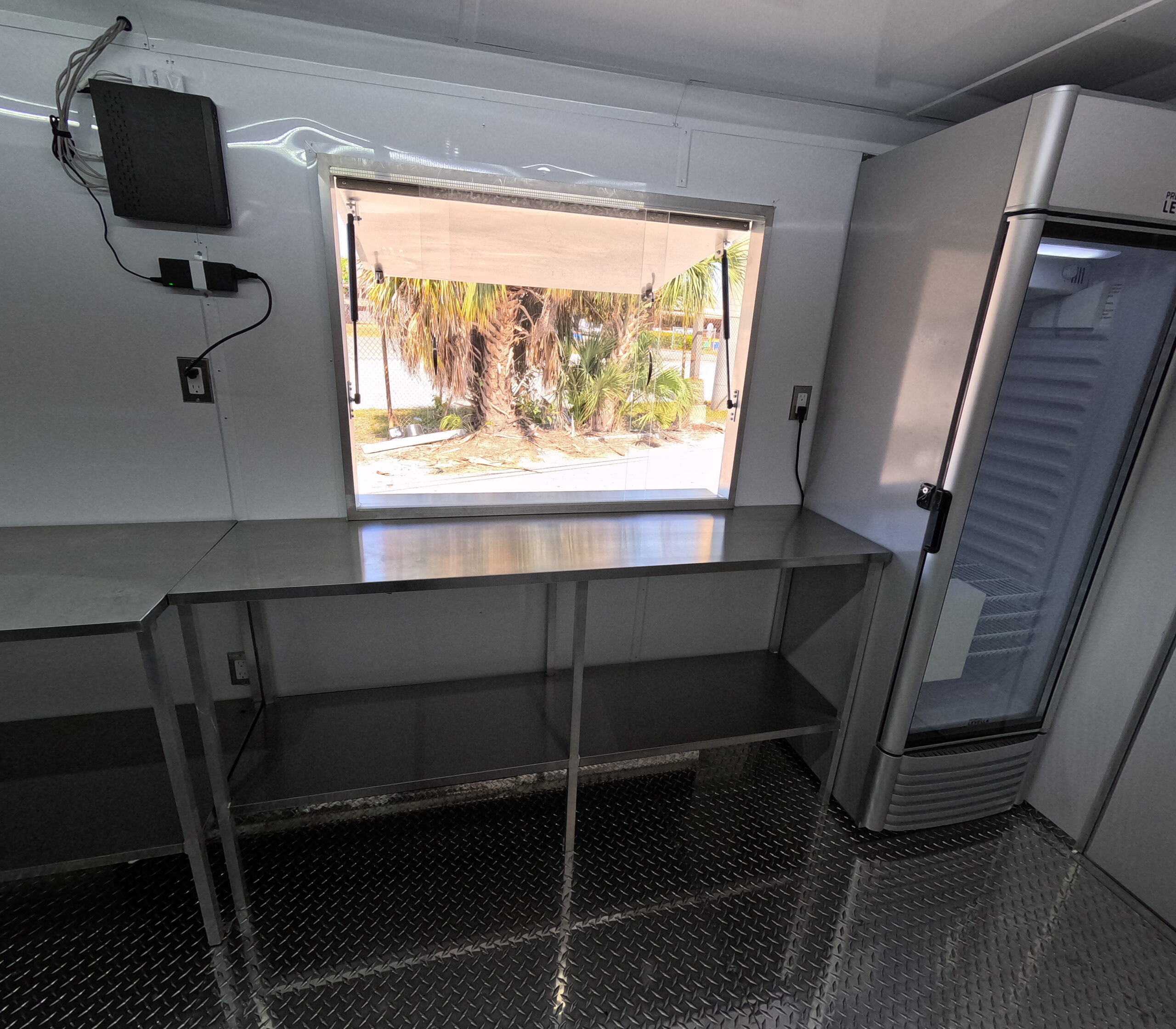 The Boujee Burger 6 4c33f46f 2ddb 4479 bd8e a71762d59418 copied media2 scaled - The Boujee Burger