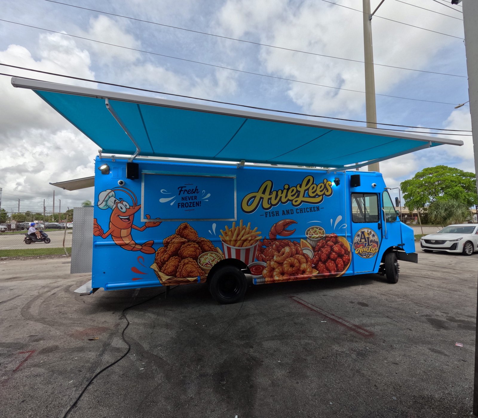 Avie Lee’s Fish And Chicken. Custom Food Truck And Trailer Manufacturer