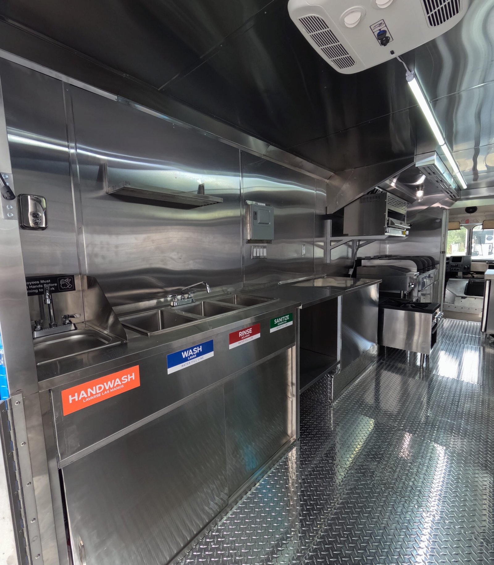 Avie Lee’s Fish And Chicken. Custom Food Truck And Trailer Manufacturer